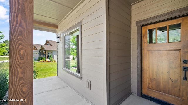 3306 Goodman Dr, Sandpoint, ID 83864 - property entrance
