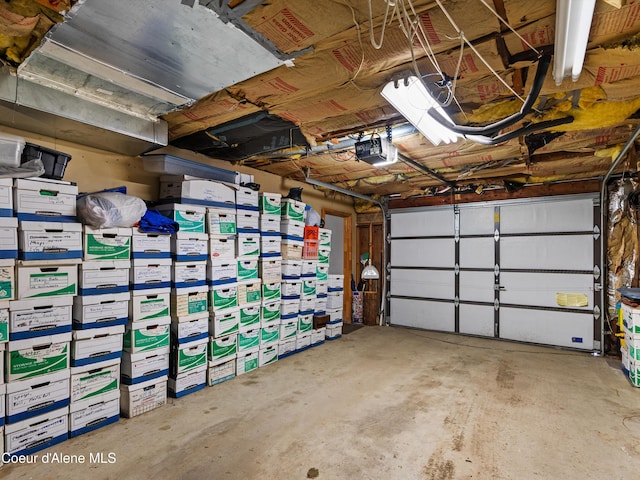 19565 N Goelzer Way, Rathdrum, ID 83858 - garage with a garage door opener