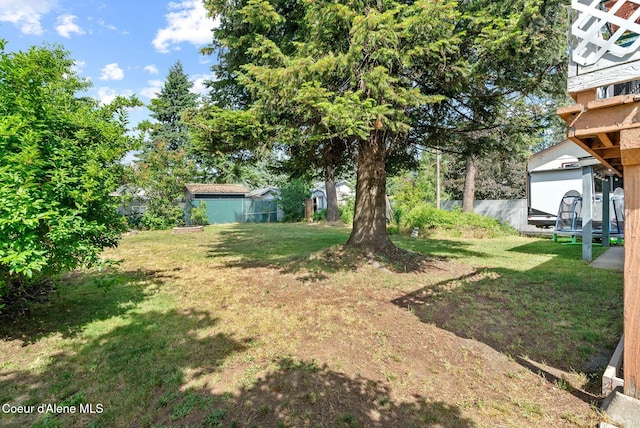7560 W Sunrise St, Rathdrum, ID 83858 - view of green lawn
