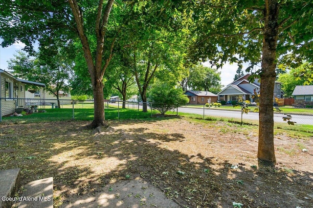 1318 N 10th St, Coeur Dalene, ID 83814 - view of yard with a residential view