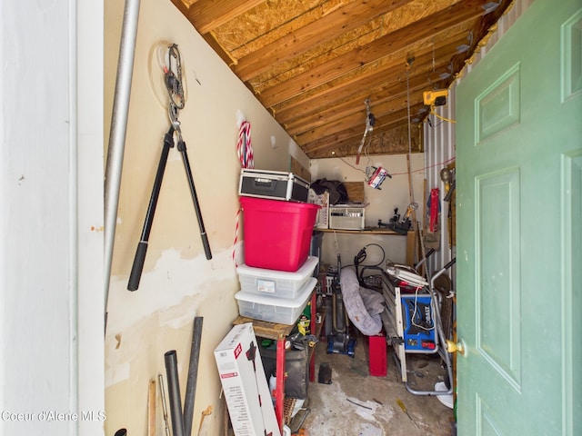 206 6th St, Pinehurst, ID 83850