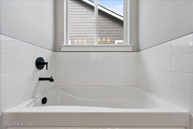 3510 N Cyprus Fox Loop, Post Falls, ID 83854 - full bath with a garden tub