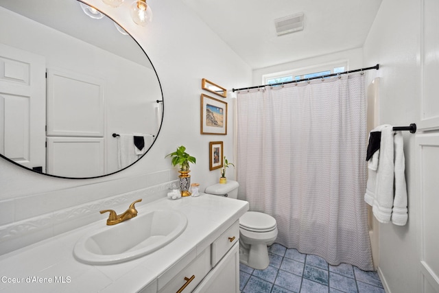 2442 N Rawhide Ridge Rd, Post Falls, ID 83854 - full bath featuring vanity and a shower with shower curtain