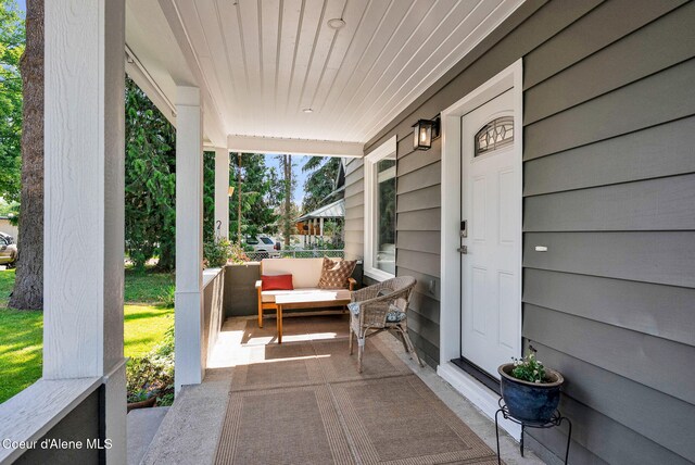 310 W Linden Ave, Coeur Dalene, ID 83814 - view of covered porch