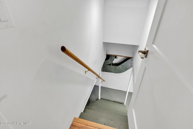 310 W Linden Ave, Coeur Dalene, ID 83814 - view of stairs