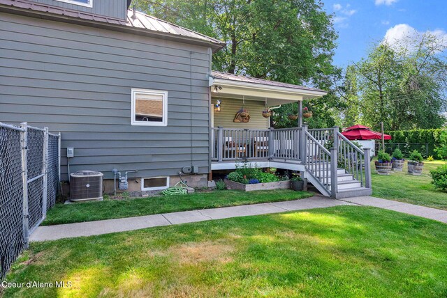 310 W Linden Ave, Coeur Dalene, ID 83814 - view of front of property with a metal roof and a porch