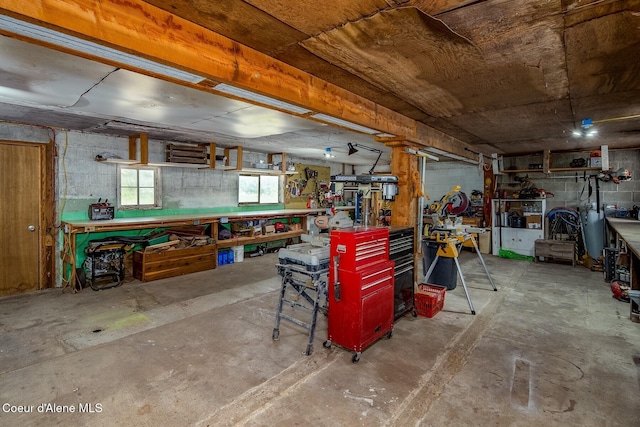 4119 Colburn Culver, Sandpoint, ID 83864 - garage featuring a workshop area