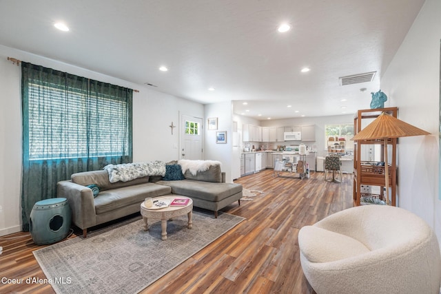 1623 E Boyd Ave, Coeur Dalene, ID 83814 - living area featuring light wood-style floors and recessed lighting