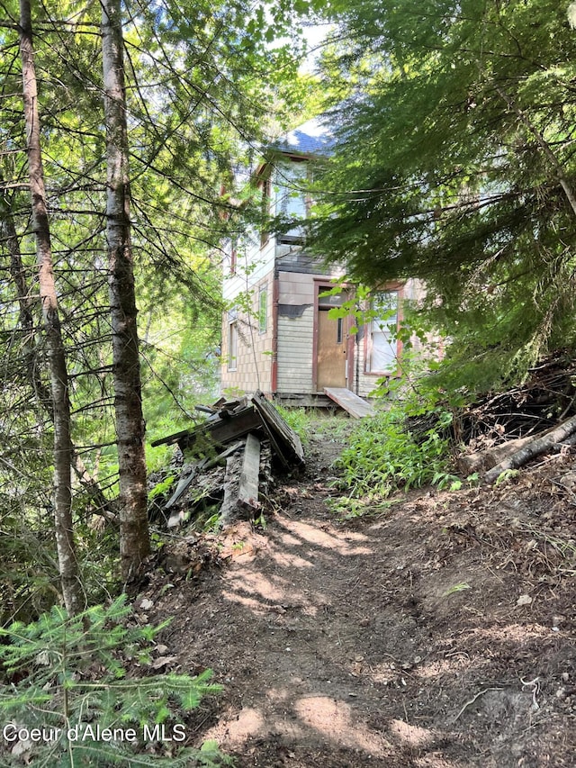 408 High Bank St, Wallace, ID 83873 - view of yard featuring a shed
