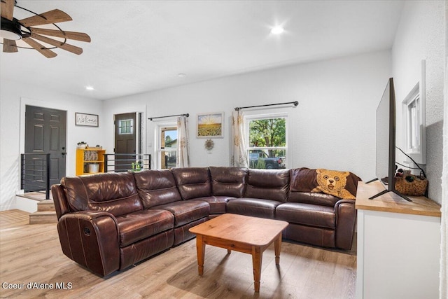 3212 N 7th St, Coeur Dalene, ID 83815 - living area featuring light wood finished floors, a ceiling fan, and recessed lighting