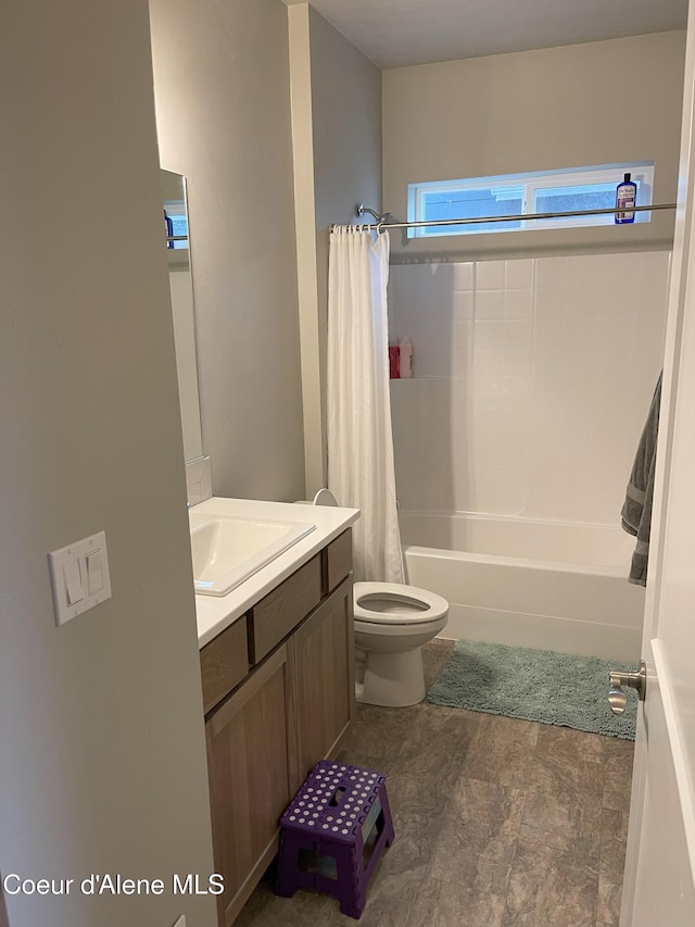 4263 N Donovan Ln, Post Falls, ID 83854 - full bath with vanity and shower / bath combo with shower curtain