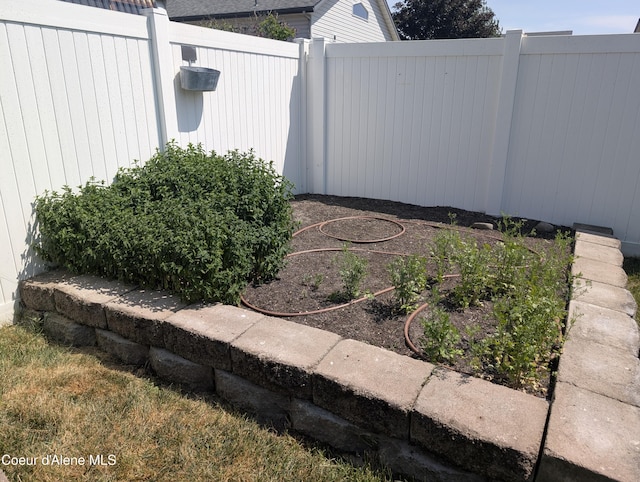 1824 E Warbler Ln, Post Falls, ID 83854 - view of yard with a garden