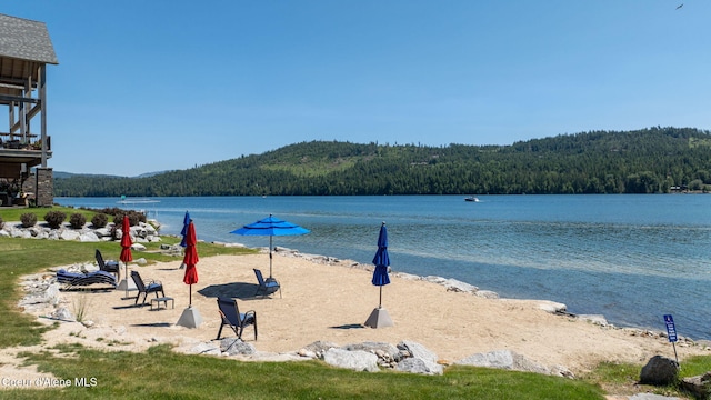 653 Dover Bay Pkwy Unit 101, Dover, ID 83825 - water view with a forest
