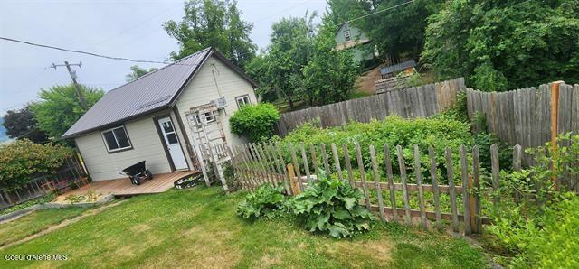 817 6th St, Kamiah, ID 83536 - view of outbuilding featuring a fenced backyard