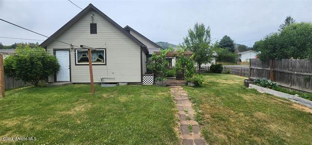 817 6th St, Kamiah, ID 83536 - back of house