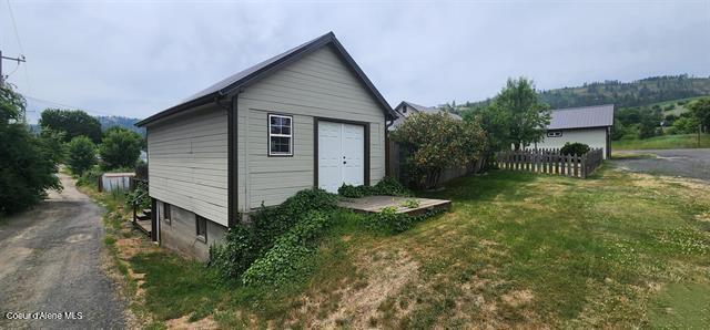 817 6th St, Kamiah, ID 83536 - view of home's exterior with an outdoor structure