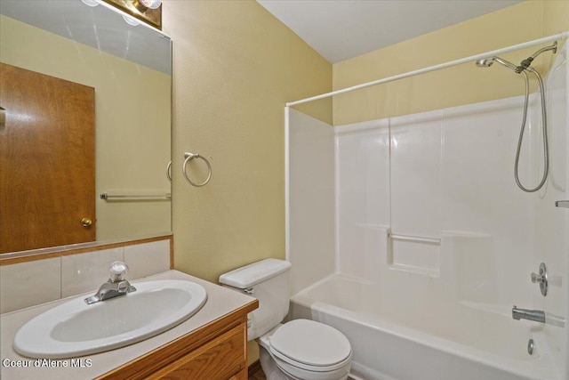 879 E Cloverleaf Dr, Hayden, ID 83835 - full bath featuring bathtub / shower combination, vanity, and tasteful backsplash