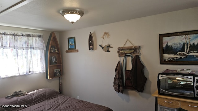 258 S Fork Ln, Pinehurst, ID 83850