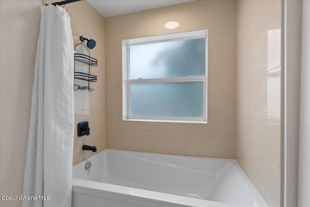 202 S 18th St, Coeur Dalene, ID 83814 - full bath with shower / bath combo with shower curtain