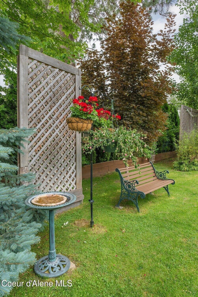 2372 E Thomas Hill Dr, Coeur Dalene, ID 83815 - view of grassy yard