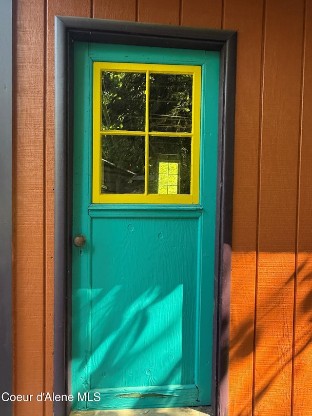 1283 N Wrenco Rd, Sandpoint, ID 83864 - doorway to property