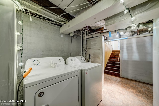 421 W Walnut Ave, Coeur Dalene, ID 83814 - washroom with washer and dryer