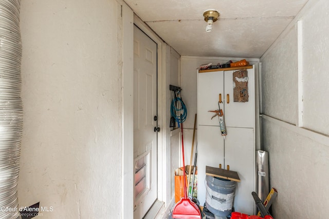 1025 N 1st St, Coeur Dalene, ID 83814 - view of storage