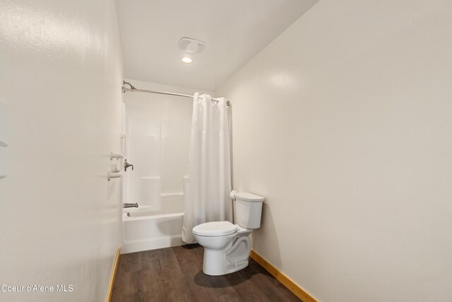 185 Leo Ln, Moyie Springs, ID 83845 - bathroom featuring wood finished floors and shower / bath combo