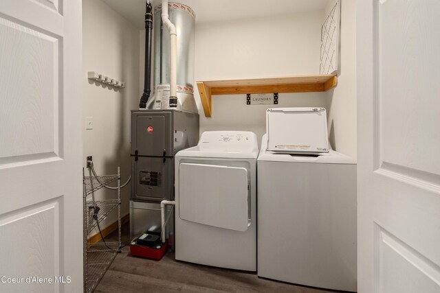 185 Leo Ln, Moyie Springs, ID 83845 - laundry area with separate washer and dryer and wood finished floors