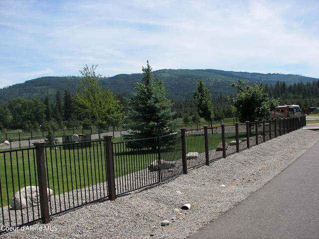 67 Bogie Ln, Blanchard, ID 83804