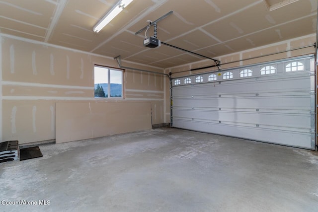156 Promise Ln, Moyie Springs, ID 83845 - garage with a garage door opener