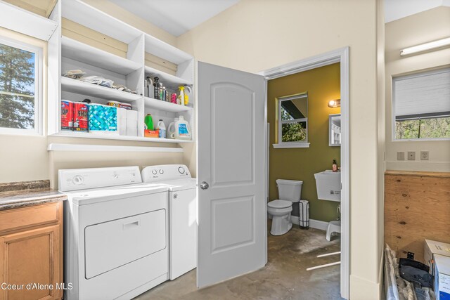822 Ridgewood, Kamiah, ID 83536 - laundry area with washer and clothes dryer and a sink