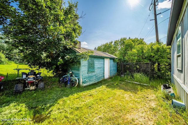 221 E 4th St, Oldtown, ID 83822 - view of yard with an outdoor structure