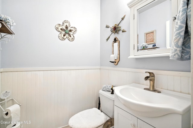 30 Beacon Hill Rd, Cocolalla, ID 83813 - bathroom featuring wainscoting and vanity