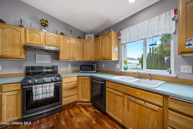 9270 N Maple St, Hayden, ID 83835 - kitchen featuring gas stove, dishwashing machine, under cabinet range hood, lofted ceiling, and stainless steel microwave