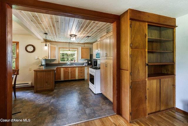 965 Denton Rd, Hope, ID 83836