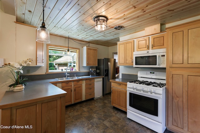 965 Denton Rd, Hope, ID 83836