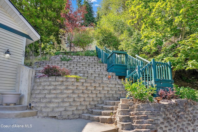 959 N Rutledge Ct, Coeur Dalene, ID 83814 - exterior view of stairs
