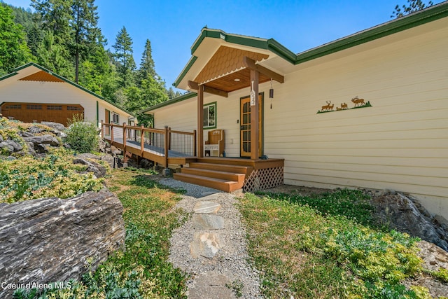 17544 E Arapaho Rd, Bayview, ID 83803 - property entrance