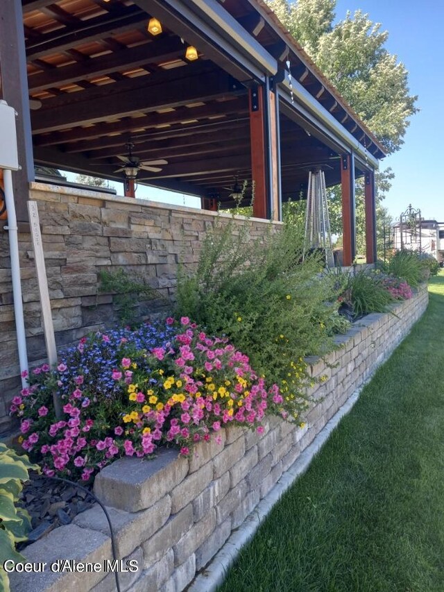 32 Bogie Ln, Blanchard, ID 83804