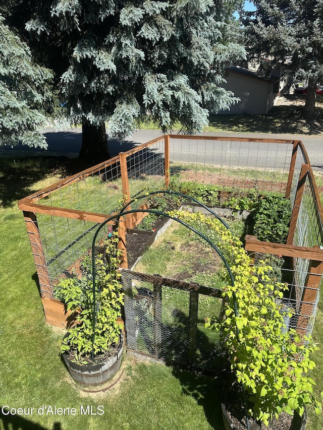 1150 Elm Dr, Saint Maries, ID 83861 - view of yard featuring a garden