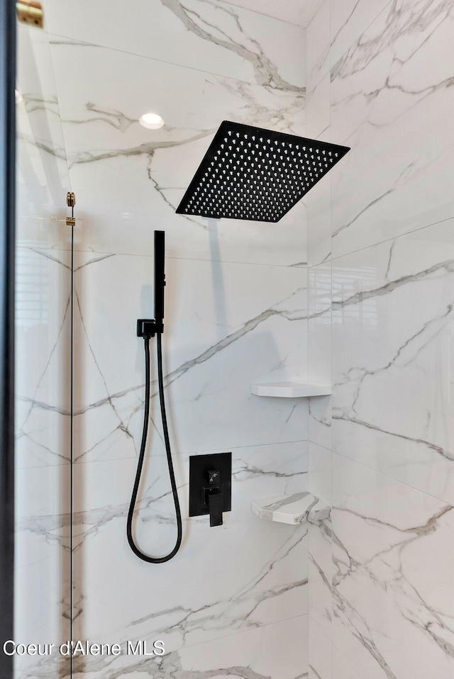 114 E Hattie, Coeur Dalene, ID 83814 - bathroom view of a marble finish shower