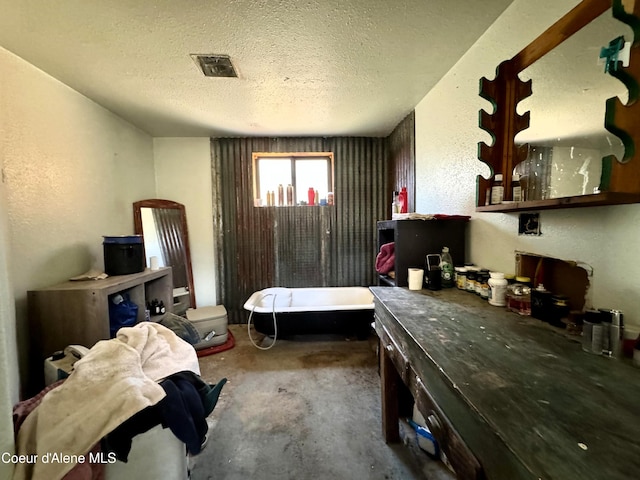1484 W Elkhorn Meadows Rd, Fernwood, ID 83830 - bedroom featuring a textured ceiling and a textured wall