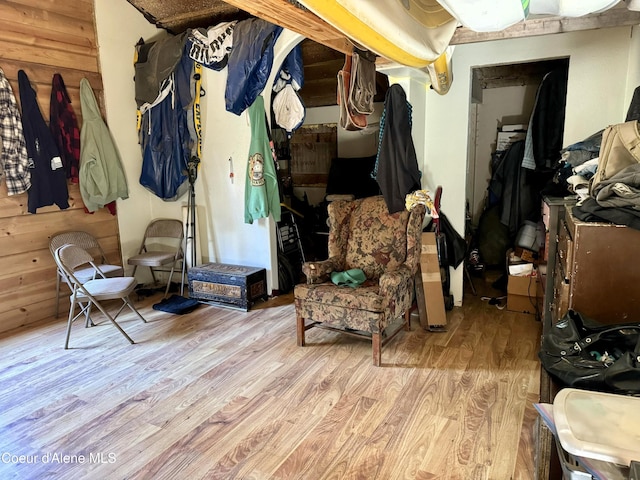 1484 W Elkhorn Meadows Rd, Fernwood, ID 83830 - living area featuring light wood-style floors