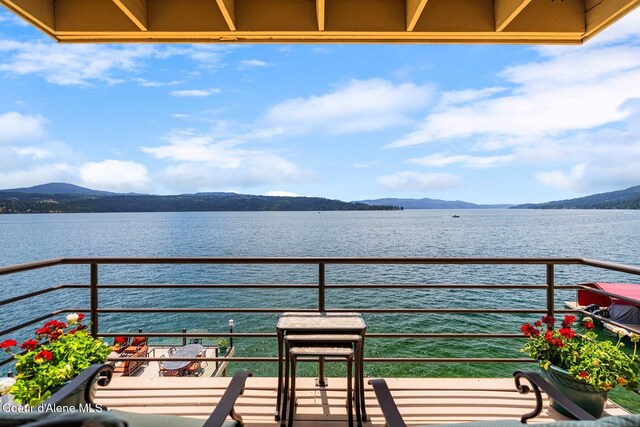 1750 W Valhalla Rd, Coeur Dalene, ID 83814 - balcony featuring a water and mountain view