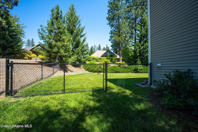 5570 E Shoreline Dr, Post Falls, ID 83854 - view of yard with a gate