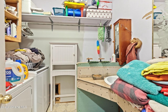 784 Twin Rivers Rd, Athol, ID 83801 - laundry area with washing machine and clothes dryer and light floors