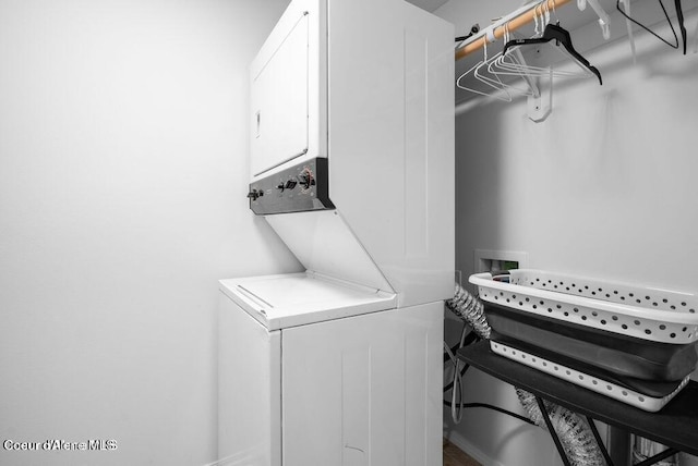 21714 S Lakeview Dr, Worley, ID 83876 - laundry area featuring stacked washing machine and dryer