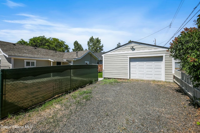 4204 N Jefferson St, Spokane, WA 99205 - detached garage featuring gravel driveway