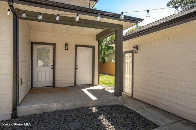 2119 E Lakeside Ave, Coeur Dalene, ID 83814 - doorway to property